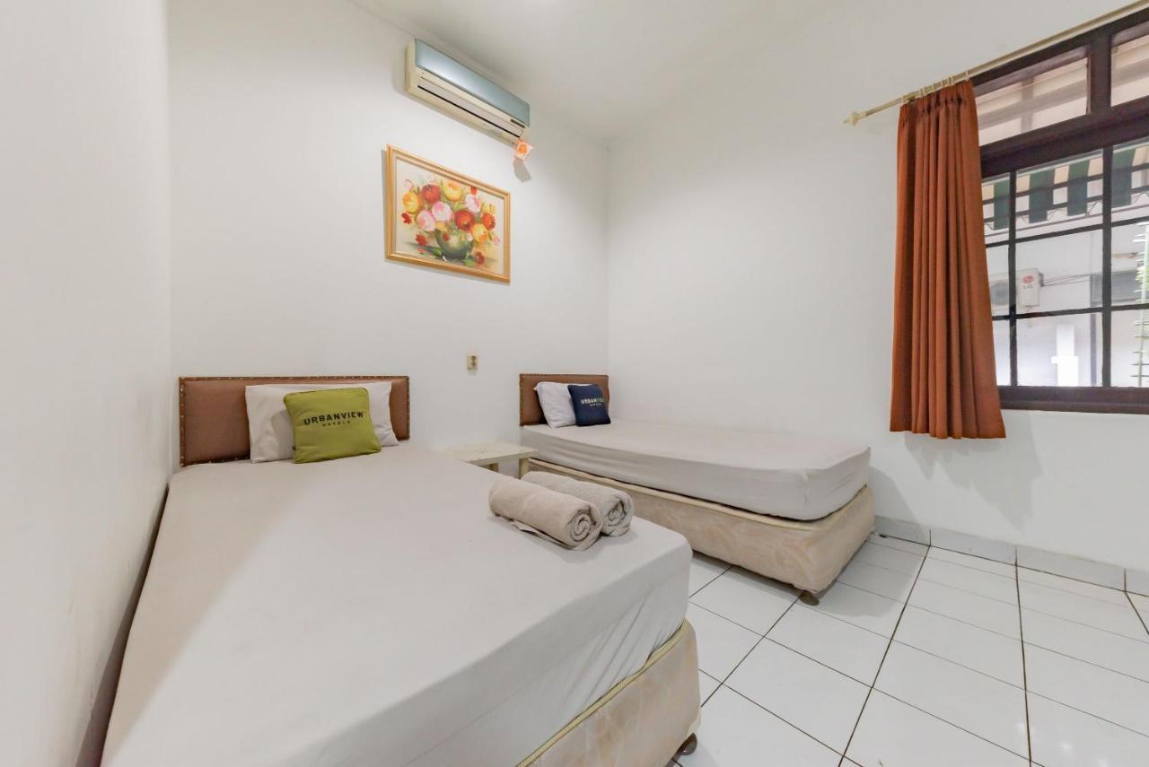 Hotel Urbanview Kurnia Cijagra 3*