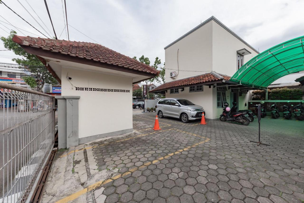 Urbanview Kurnia Cijagra Bandung