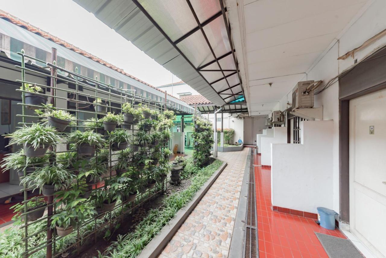 Urbanview Kurnia Cijagra Hotel 3*